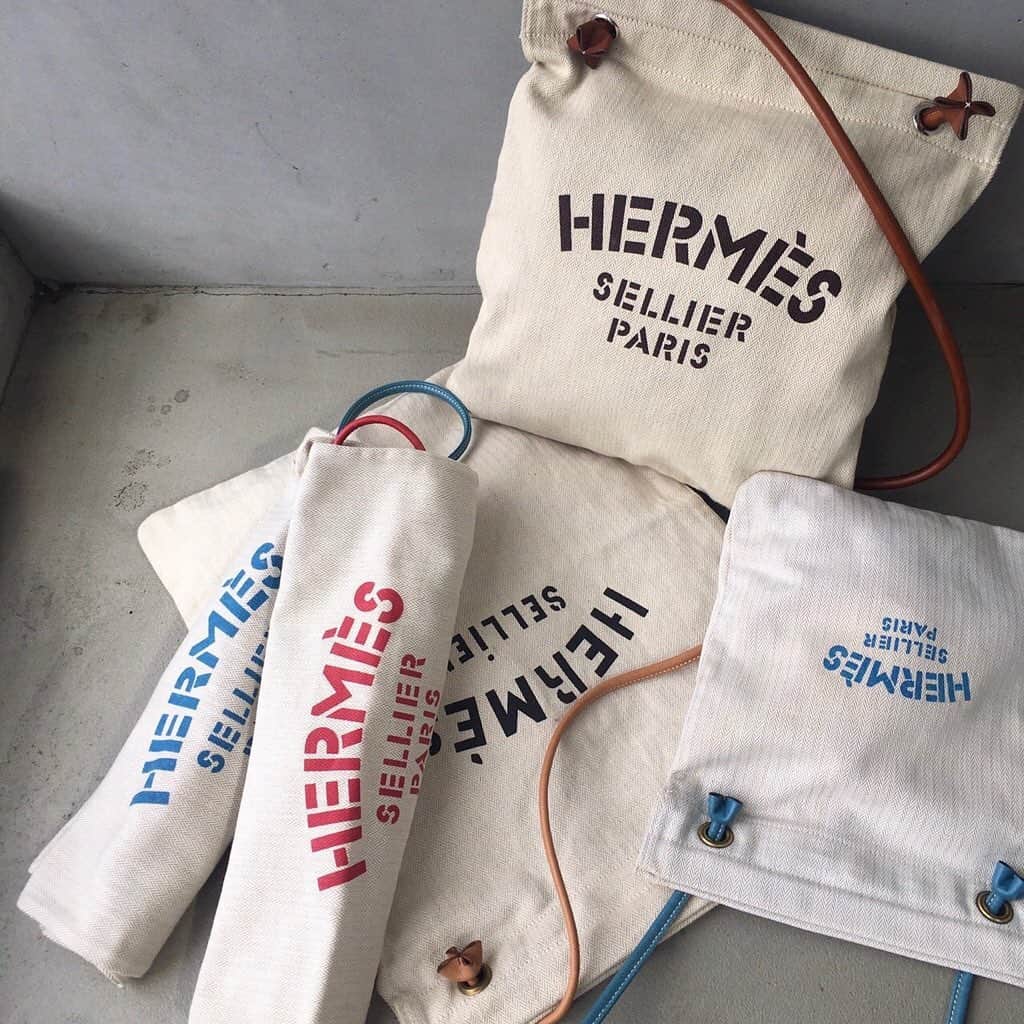 トライセクトさんのインスタグラム写真 - (トライセクトInstagram)「【decouverte】  VINTAGE HERMES BAG  人気のヴィンテージエルメスのアリーヌが明日9/19(土)に京都店・大阪店に入荷致します。 ・ こちらの写真は京都店の入荷品になっております。 ・ 商品に関しましては各店に直接お電話にてお問い合わせ頂きますようお願い致します。DMでのお問い合わせはお受付しておりません。 ・ 大変人気の商品の為、お電話が繋がりにくいことがございます。またお取り置きはできかねますのでご了承下さいませ。 お電話の受付は9/19(土)の午前11時からとなっております。 ・ 京都店 TEL 075-275-4069 営業時間11:00-20:00 ・ 希少なお品物ですので、是非お早目にご覧下さい。 ・ 〈通販対応受付中〉 当店ではご来店が難しい方に向けて、通信販売（eコレクト）の対応も行なっております。 尚、只今期間限定でeコレクトの送料を無料とさせて頂きます。掲載商品や詳細につきましては、お気軽に店舗にお電話にてお問い合わせ下さい。 ・ 詳細はdecouverteのブログの方に掲載しておりますのでプロフィールリンクから移動してご覧ください。  #デクーヴェルト#ヴィンテージ #ヴィンテージショップ #ベイクルーズ #フォロー #エルメス #ヴィンテージエルメス#アリーヌ」9月18日 20時39分 - baycrews