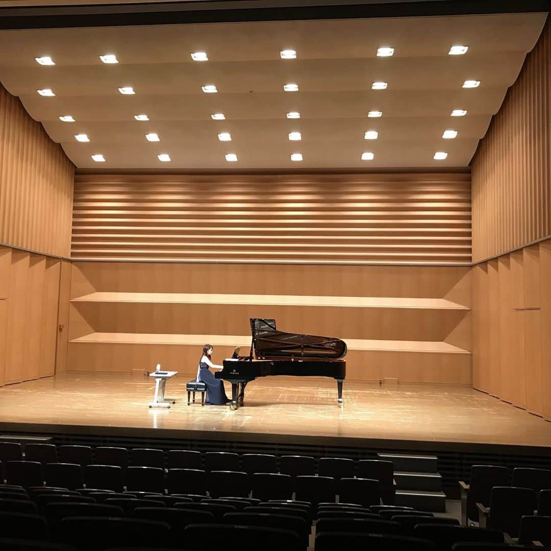 長富彩さんのインスタグラム写真 - (長富彩Instagram)「本日は、かなっくホールでクローズドでベートーヴェンの講座でした。 ソナタ八番悲愴や月光ソナタ、エリーゼのために等、お話と演奏でお送りしました。 ホールでの講座は初めて！ 久々にお客様とホールで時間を共に出来て幸せでした。 ありがとうございました！  #講座　#culture #pianist #piano #ピアノ　#Beethoven #ベートーヴェン　#神奈川」9月18日 20時43分 - nagatomiaya