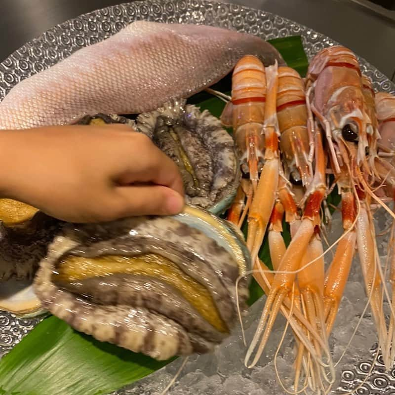 市川海老蔵 （11代目）さんのインスタグラム写真 - (市川海老蔵 （11代目）Instagram)「Tonight’s teppanyaki dinner. The kids love it😊💕 * 今日は鉄板焼きです。 二人とも大好きです😊💕  #市川海老蔵 #海老蔵 #成田屋 #歌舞伎 #ABKAI #ABMORI #ebizoichikawa #ebizo #kabuki #thunderparty #ebizotv #theater #theaterarts #actor #japan #classic」9月18日 20時44分 - ebizoichikawa.ebizoichikawa