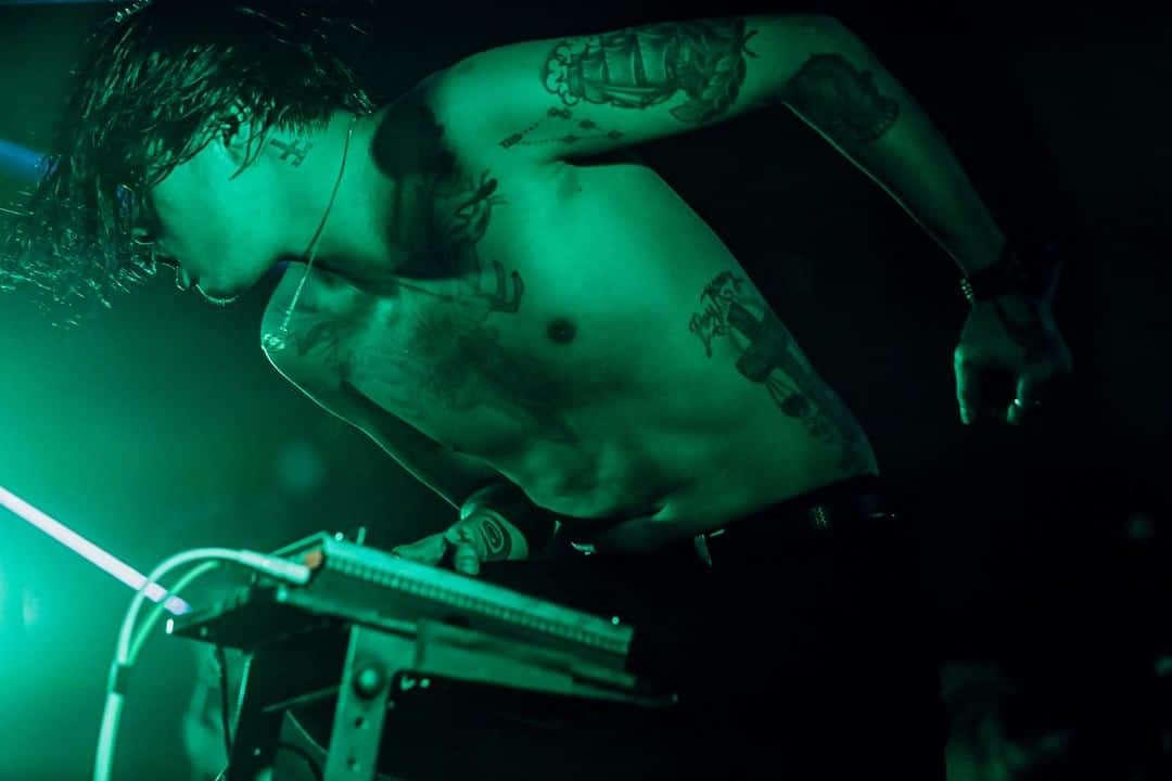 Crossfaithさんのインスタグラム写真 - (CrossfaithInstagram)「Couple of live shots from 'SPECIES VIRTUAL WORLD TOUR - OPEN THE DIMENSIONS’!  If you haven't checked our first virtual show,  you're missing it big time! Go check more details here: https://tokyosessions.com/  「SPECIES VIRTUAL WORLD TOUR - OPEN THE DIMENSIONS」ライブ写真を一部公開！  9月22日23時59分まで見逃し配信も視聴可能です。通常・限定Tシャツ付きチケットも今月22日まで購入可能なのでチェックしてみてください。  詳しくはコチラ▷ https://tokyosessions.com/  Photo by @nishimakitaichi」9月18日 21時00分 - crossfaithjapan