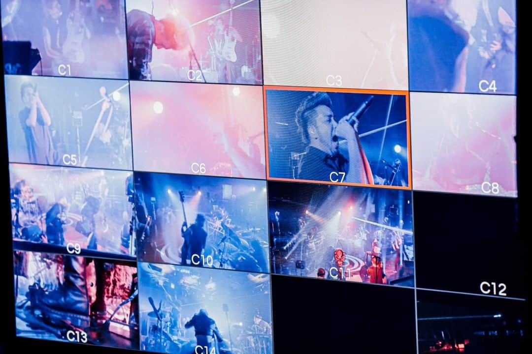 Crossfaithさんのインスタグラム写真 - (CrossfaithInstagram)「Couple of live shots from 'SPECIES VIRTUAL WORLD TOUR - OPEN THE DIMENSIONS’!  If you haven't checked our first virtual show,  you're missing it big time! Go check more details here: https://tokyosessions.com/  「SPECIES VIRTUAL WORLD TOUR - OPEN THE DIMENSIONS」ライブ写真を一部公開！  9月22日23時59分まで見逃し配信も視聴可能です。通常・限定Tシャツ付きチケットも今月22日まで購入可能なのでチェックしてみてください。  詳しくはコチラ▷ https://tokyosessions.com/  Photo by @nishimakitaichi」9月18日 21時00分 - crossfaithjapan