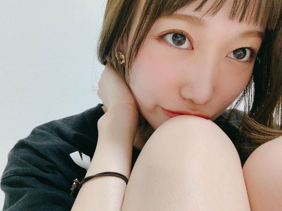 自見彩のインスタグラム：「はぴば私 支えてくれる周りの存在に感謝して。 素敵な女性になれるように まだまだ沢山吸収して ちゃんと届けられる1年にしたいな」