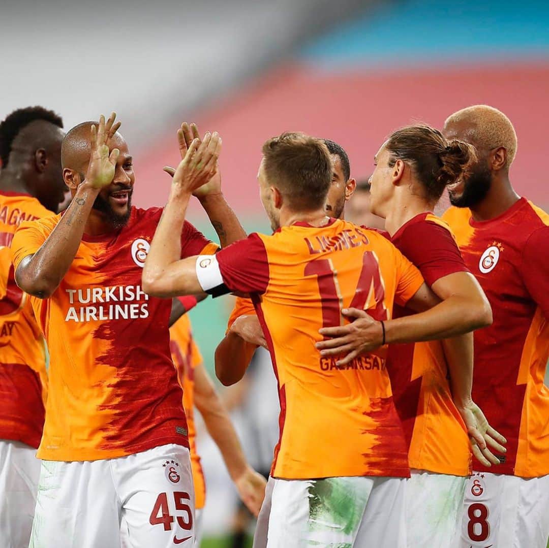 マルティン･リネスのインスタグラム：「Bravo takim ❤️💛」