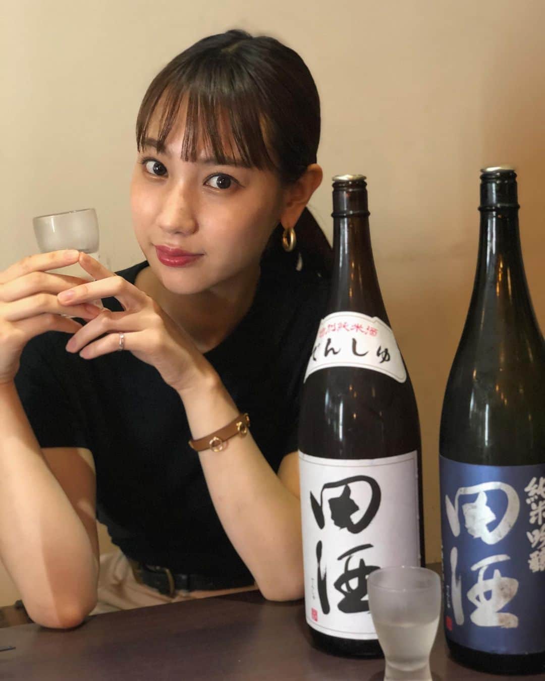高野祐衣さんのインスタグラム写真 - (高野祐衣Instagram)「私も参加するこちらの日本酒イベントで、﻿ GIはりま　日本酒サポーターを募集してます😊🍶🌟﻿ ﻿ ﻿ 日本酒サポーターになれば、﻿ 抽選で100名の方に﻿ 「GIはりま」の美味しい日本酒が貰えるみたいです❤️﻿ 皆で飲みながらオンライン一斉乾杯に参加しましょう！！﻿ GIはりまの日本酒を飲んで、﻿ 「#GIはりま」をつけて当日アップしてください🍶✨﻿ ﻿ ﻿ 『GIはりま　日本酒サポーター募集！』﻿ 9月27日（日）17:45～18:45にyoutubeライブでイベントの様子が配信されます🙆‍♀️﻿ 「GIはりまオンライン一斉乾杯」視聴が可能な方のご応募お待ちしてます！﻿ 詳しくは　→　https://www.city.himeji.lg.jp/shisei/0000014031.html﻿ ※20歳以上の方限定です。﻿ ﻿ #GIはりま #GIはりまで乾杯 #日本酒のふるさとはりま」9月18日 21時01分 - yuipooon12_06