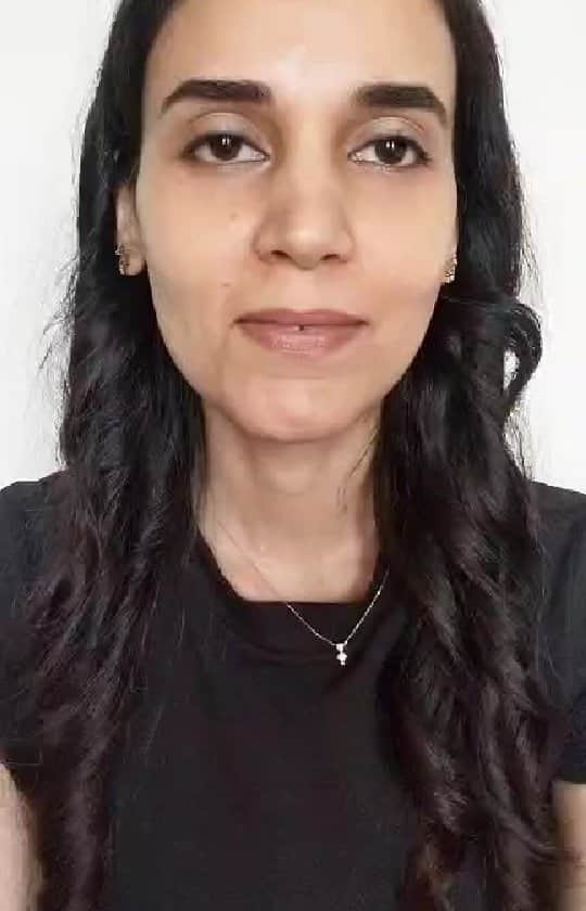のインスタグラム：「#EsteeTeam Member Chetna (@yourmakeupbar) from India shares why NEW #AdvancedNightRepair is the one serum that everyone should have as a part of their skincare routine! Learn all about our NEW face serum and what makes it so amazing - as well as Chetna’s other favorite Advanced Night Repair products! Shop the products: NEW Advanced Night Repair​: https://estee.cm/3c6Hf8V  Advanced Night Repair Eye Supercharged Complex: https://estee.cm/35Gjgfw Advanced Night Repair Eye Concentrate Matrix: https://estee.cm/3klbxaG Advanced Night Repair Intense Reset Concentrate: https://estee.cm/2Egcl1m Revitalizing Supreme+ Creme: https://estee.cm/35Lnvqc」