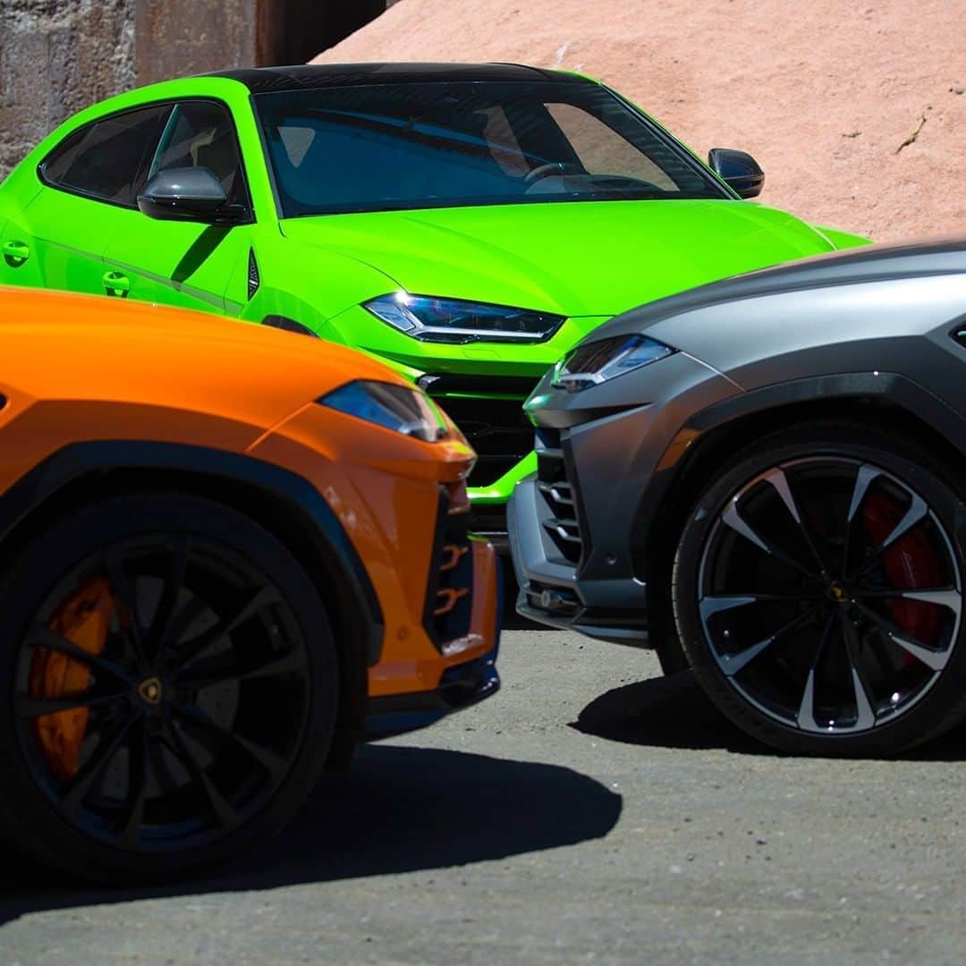 ランボルギーニのインスタグラム：「Master of one, explorer of all.  With Urus, the concept of just one becomes obsolete. It works for the roads, it works for your decisions. Which of these exciting colors would you choose for your Urus - Verde Mantis, Arancio Borealis or Grigio Keres Matt?   #Lamborghini #Urus #UnlockAnyRoad #LamborghiniVersus」