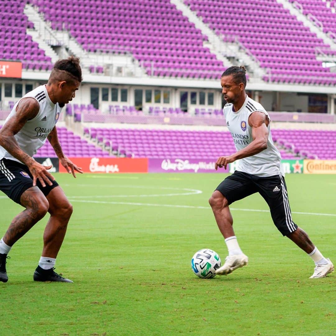 ナニさんのインスタグラム写真 - (ナニInstagram)「Perfecting those 1v1 skills! 🇵🇹🇧🇷⚽  #MLS #OrlandoCity #Training #Team #Lions #skills #attack #defend」9月19日 7時16分 - luisnani