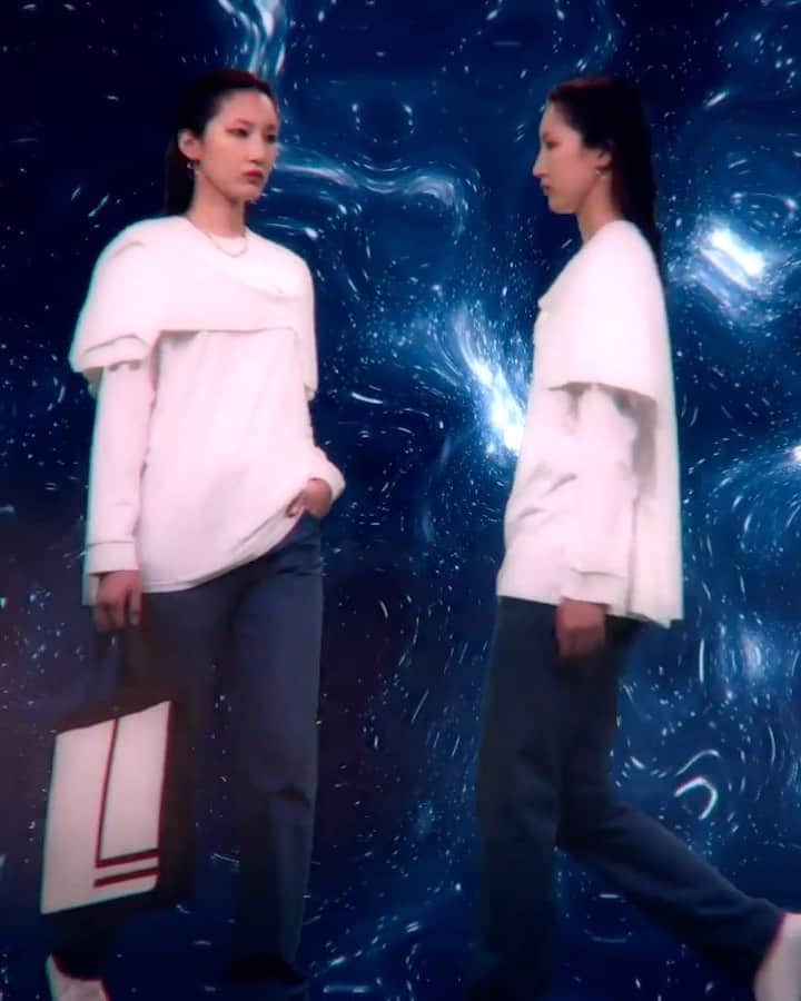 Fashion Weekのインスタグラム：「Lost in time & space, but keeping it chic with @ulkin_official. The label debuted its Spring 2021 collection during #NYFW as part of Concept Korea's digital presentation. Watch now on nyfw.com」