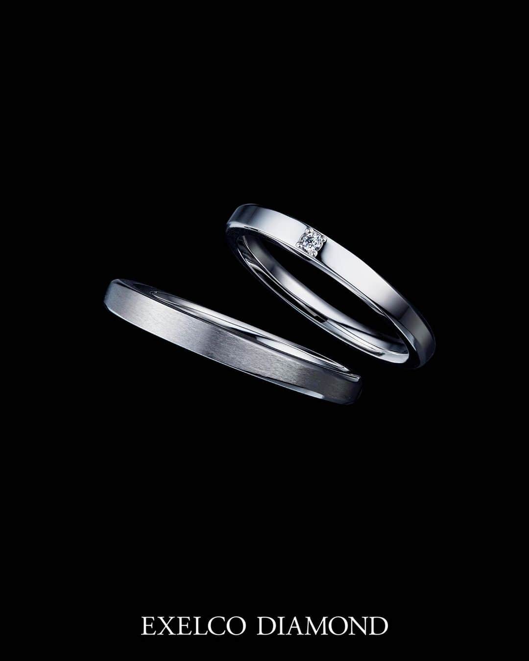 エクセルコ ダイヤモンド 婚約指輪♔結婚指輪のインスタグラム：「* ✧2020.09.19 発売✧ 【NEW】Rayon de Lumière(レヨン ド リュミエール)  * 「二人を導く、一筋の光」  EXELCO DIAMONDのダイヤモンドは 先端まで研ぎ澄まされた究極の形。 その磨き上げられたキューレットの 輝きまでも堪能できる贅沢なソリテール。  長い旅路の途中で、二人と出会った 一際輝くダイヤモンドはこれからの人生を共にし、 輝く未来へ導く一筋の光を放ちます。  * -Marriage ring-  リングの表面に角度差をつけることで、 シャープな印象に。 見る角度によってプラチナ特有の 上品な光沢を感じられるデザインです。  メンズリングはつや消し加工により、 マットと光沢の質感のコントラストを楽しめます。  それぞれの人生を歩んできた二人を、 一筋の光が導いてくれます。  〈PRICE〉 Womens ¥103,000 (税抜) Mens ¥134,000(税抜)  #exelcodiamond #エクセルコダイヤモンド  #新作 #newarrivals」