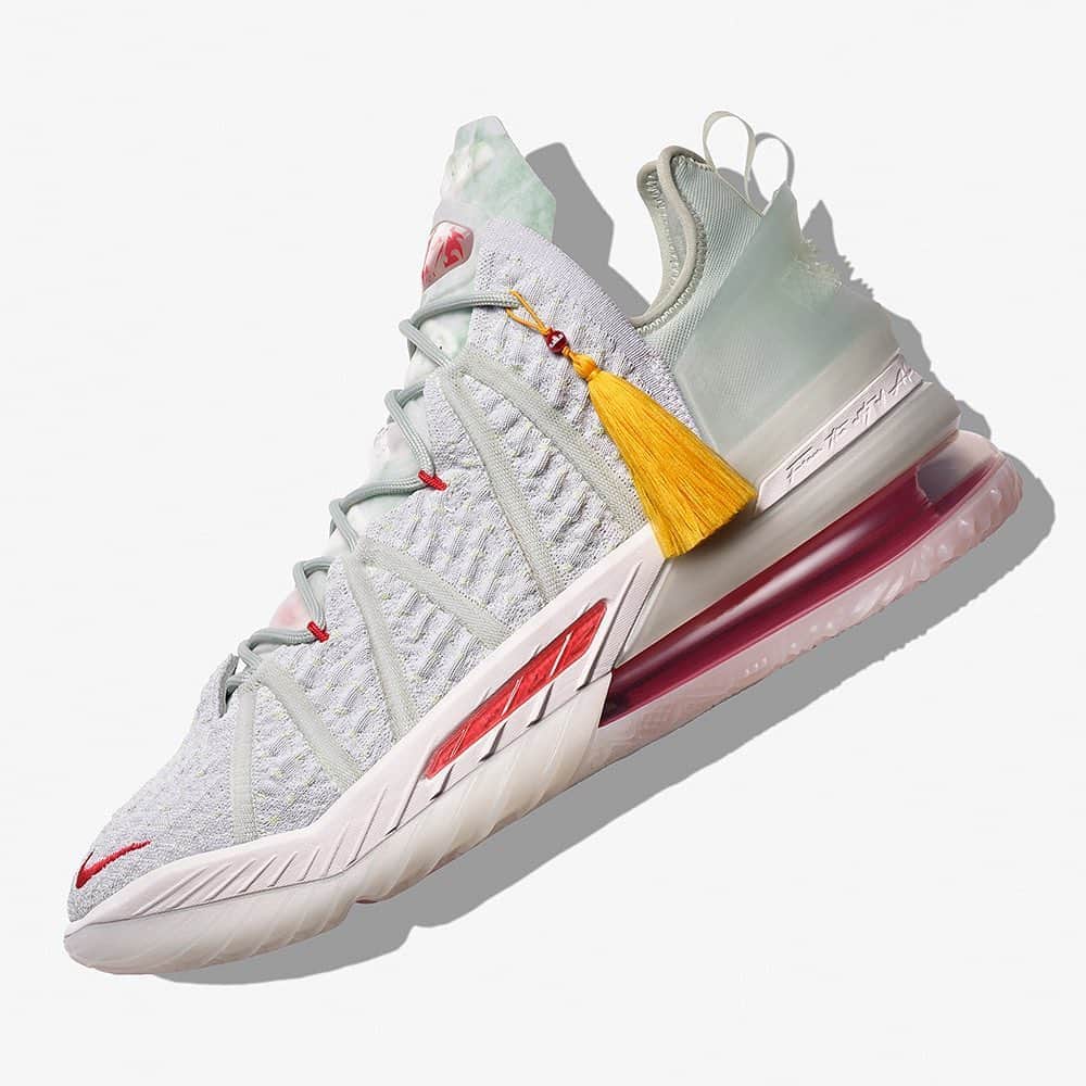 Sneaker Newsさんのインスタグラム写真 - (Sneaker NewsInstagram)「Nike has officially announced release dates for the LeBron 18. It begins on September 21st in the "Reflections" (North America, $225) and "Empire Jade" (Greater China), followed by the Multi-Color on October 9th ($200) and "Los Angeles By Day" on November 6th ($200). Hit the link in our bio to learn all you need to know about the LeBron 18.」9月18日 23時40分 - sneakernews