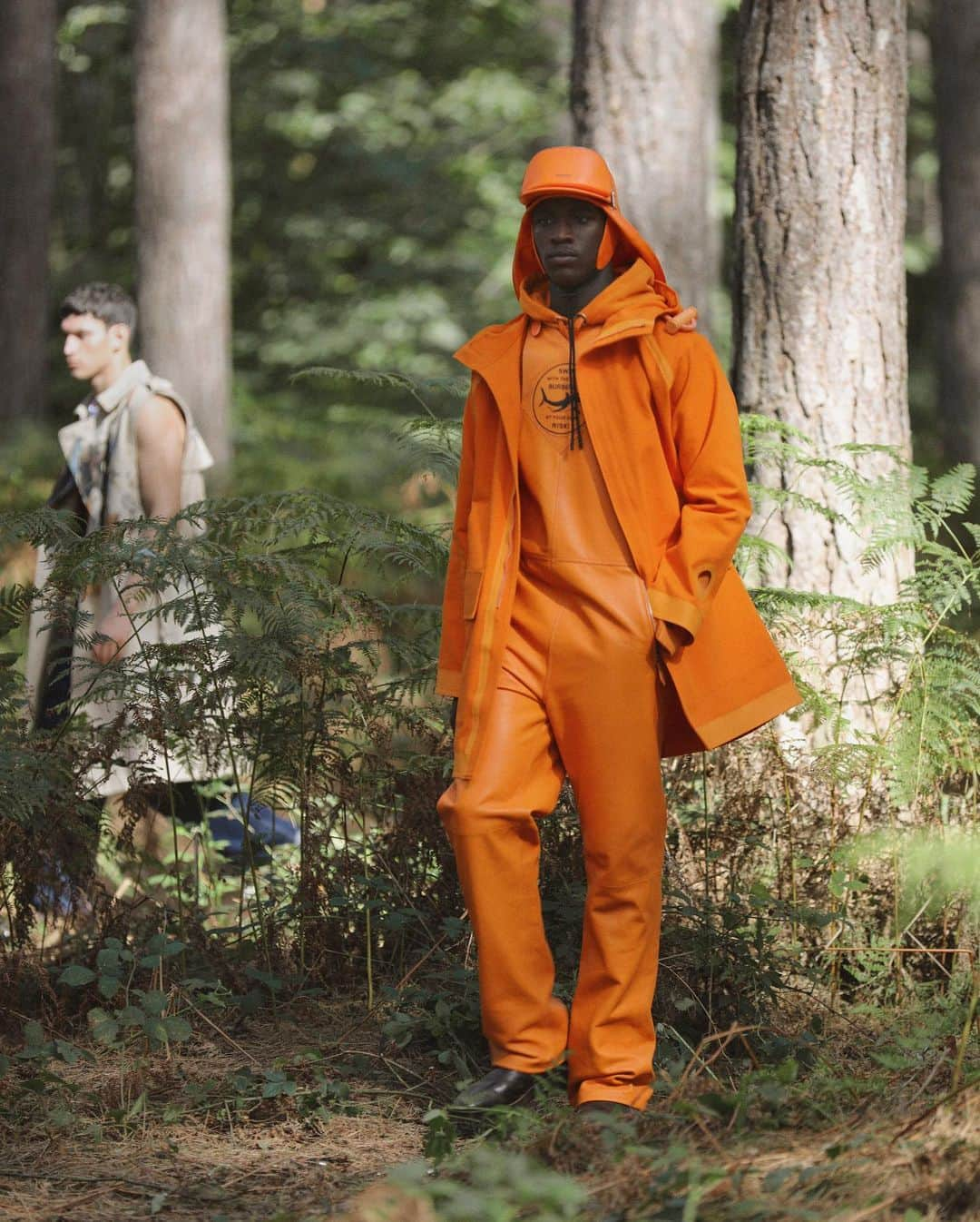 Burberryさんのインスタグラム写真 - (BurberryInstagram)「Inspired by the mythical love story behind the #BurberrySpringSummer21 collection, #RiccardoTisci unveils over-the-knee wader boots and fisherman hats in mariner orange . #BurberryShow」9月18日 23時40分 - burberry