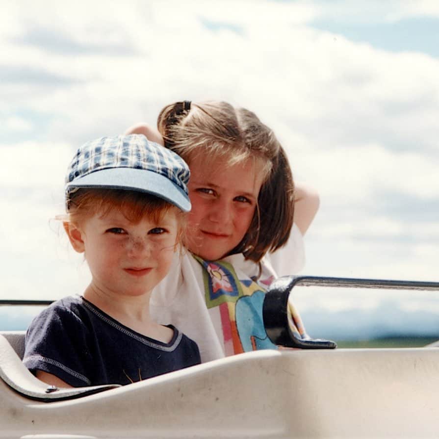 ナターシャ・ピュリッチのインスタグラム：「Flashback happy birthday to my favourite partner in crime at family functions @khyland_13 💜🥰 #family #farrellclan #babies#givingface」