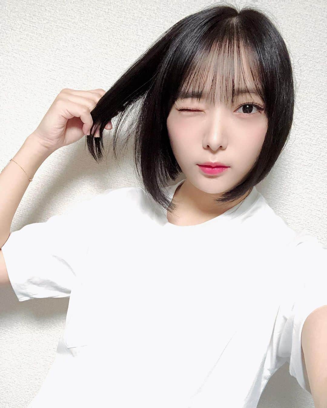 石丸千賀のインスタグラム：「#ヒロアカ みてます」