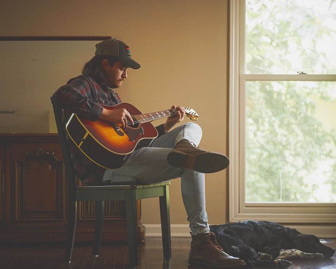 ビリー・レイ・サイラスのインスタグラム：「So proud of you @braisonccyrus! #HeartIsGold is out now! Grab it here: orcd.co/HeartIsGoldBC」