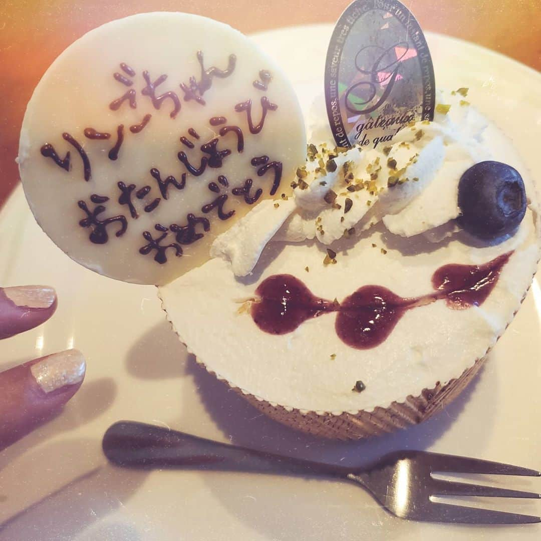 杉原枝利香さんのインスタグラム写真 - (杉原枝利香Instagram)「I love my family♡♡♡ . . #model #photo #photography #photosession #私服 #birthday #birthdaycake . . #杉原枝利香 #りンご #シードルアンバサダー #🍎 #cidre  #erikasugihara #active #actress #rq #followme」9月19日 0時40分 - erikasugihara