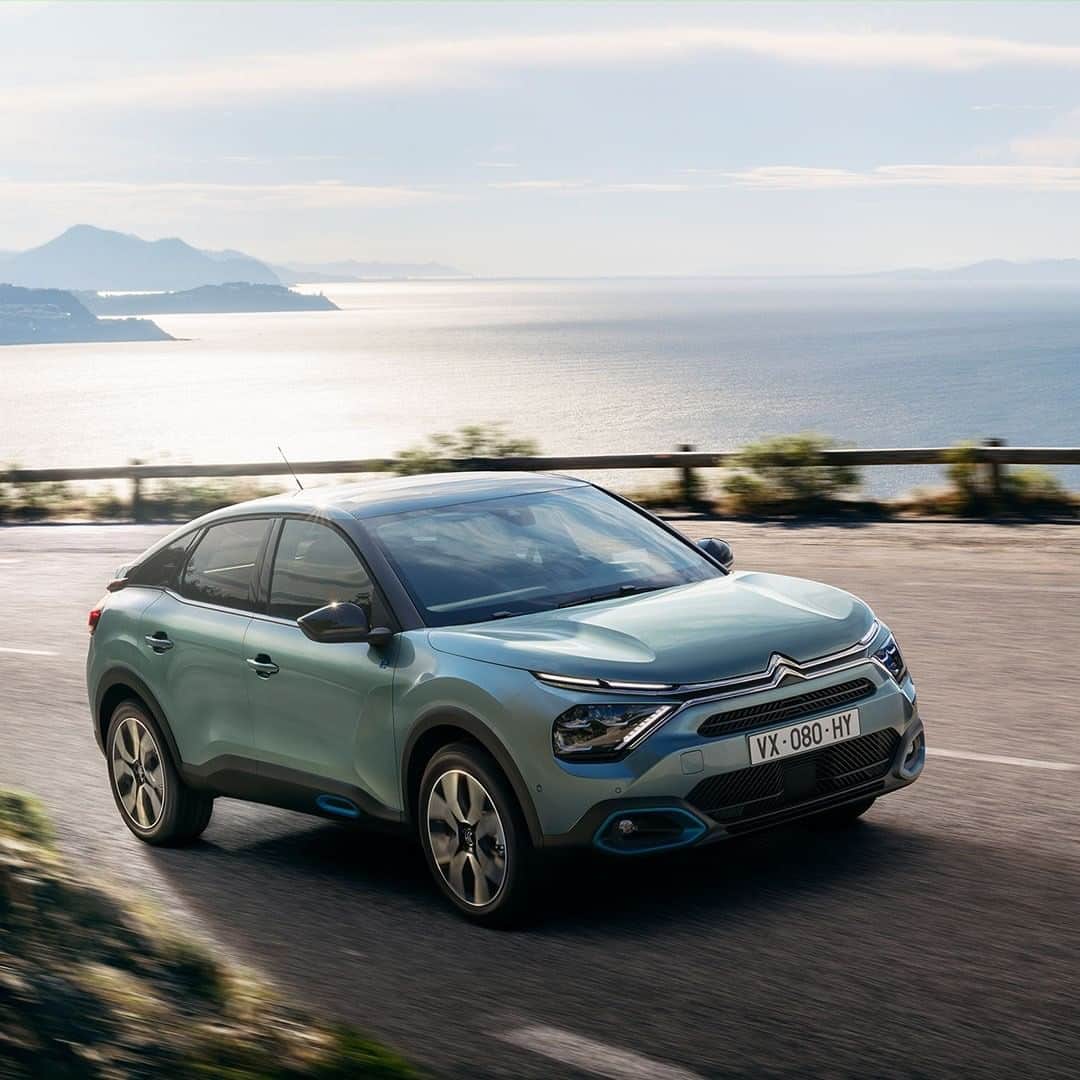 Citroënのインスタグラム：「Opën the way! With New Citroën ë-C4 - 100% ëlectric, recharge 80% of your battery in only 30min ⚡️⏱ Your quest for new horizons will know no bounds! Also available in petrol or Diesel. #ËlectricForAll #InspirëdByYouAll #New #Citroen #Car #Elegance #Design  #Fashion #Comfort #Electric #Instacar #Carsofinstagram #Auto」