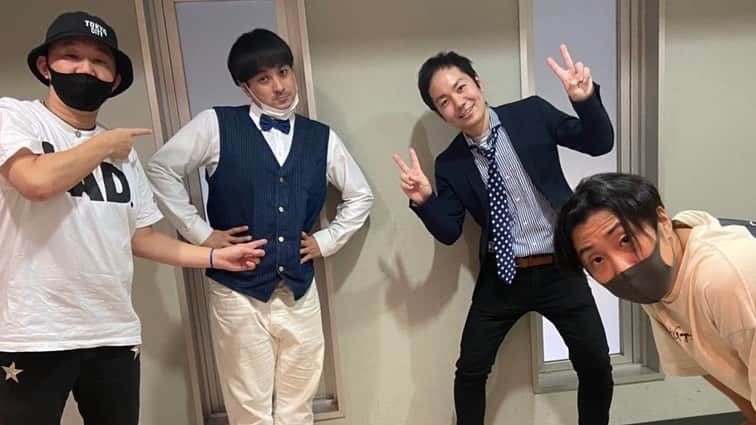 植田朝日さんのインスタグラム写真 - (植田朝日Instagram)「🍈🍈🍈﻿ ﻿ この後25時からは調布FM『デカメロンR』‼️﻿ ﻿ 久々に告知するな〜！苦笑﻿ ﻿ 今週のお題はみんな大好き『エロ本』です。﻿ ﻿ ラジオ世代的にこの時間は最高だと思ってたけど、ラジオを聞きそうな歳の奴は寝てる時間帯だって気付き出した。。。﻿ ﻿ 対策を練ろう⁉️笑﻿ ﻿ #デカメロンR #エロ本」9月19日 0時54分 - asahiman