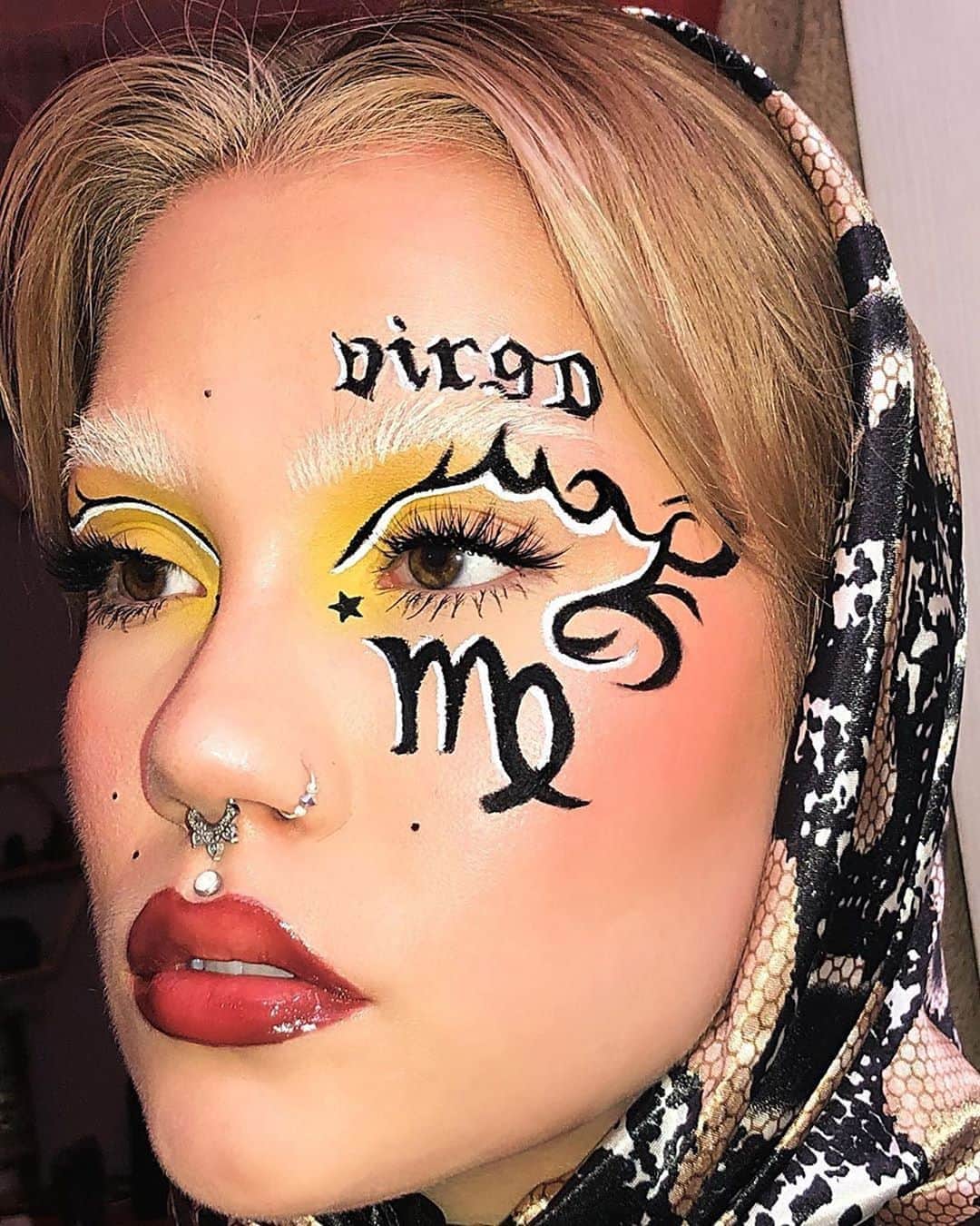 Milk Makeupさんのインスタグラム写真 - (Milk MakeupInstagram)「no one: me: *divulging all my signs, costar predictions, and entire birth chart on the first date* 🙃 - @lexinsherwood reppin' for the Virgo bbys in #lipandcheek in Flip and #tattoostamp in Star ♍️ Shoutout to all u earth signs for being level-headed, witty, and reliable af, we APPRECIATE u 🙏🏼」9月19日 1時00分 - milkmakeup