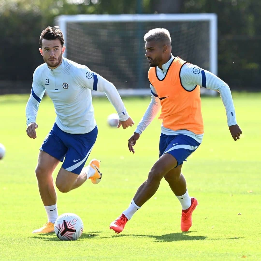 チェルシーFCさんのインスタグラム写真 - (チェルシーFCInstagram)「Left-backs together! 🔥 @benchilwell x @emersonpalmieri 👊 #CFC #Chelsea」9月19日 1時10分 - chelseafc