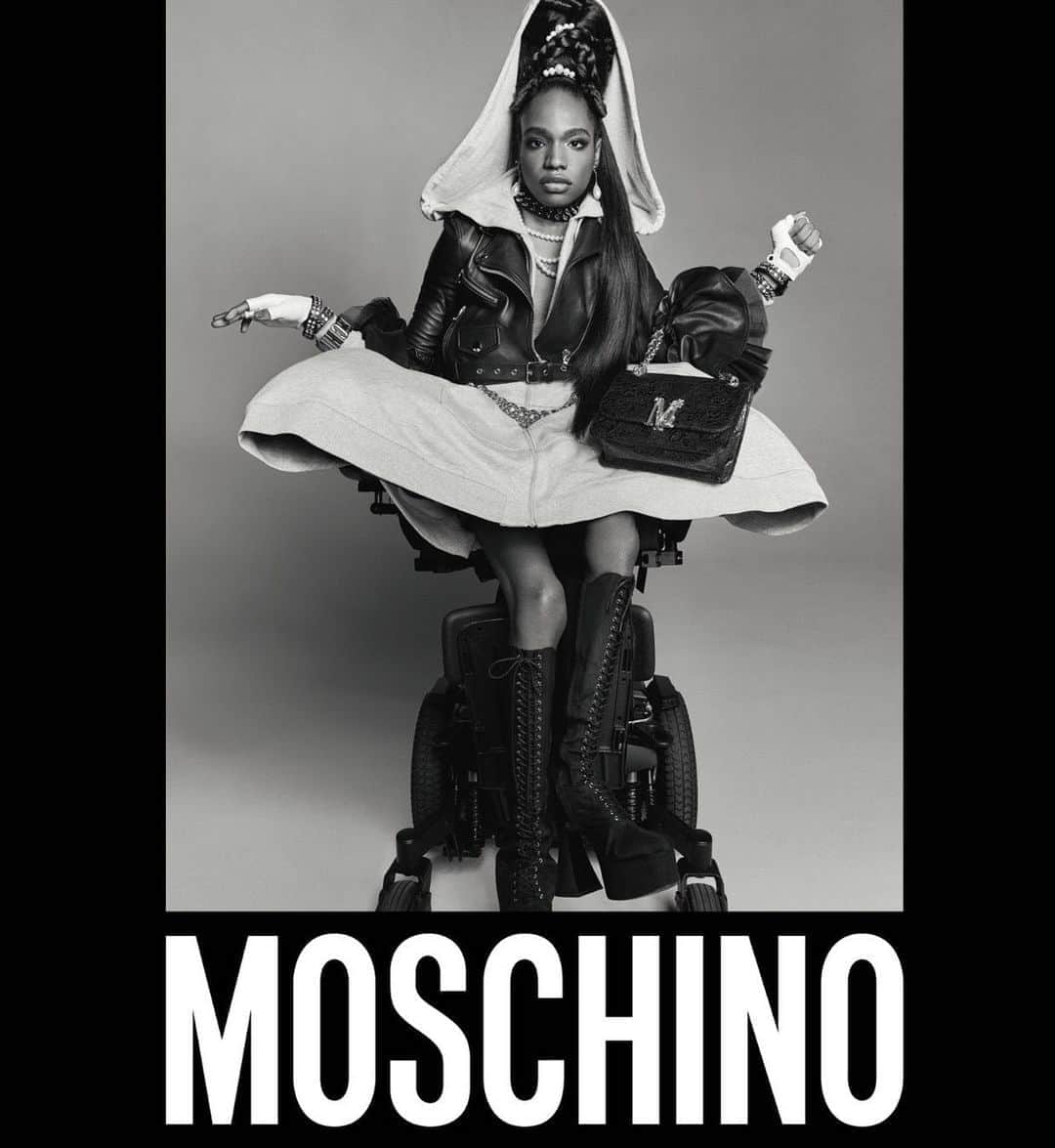 ジェレミー・スコットのインスタグラム：「PRESENTING MY FALL WINTER MOSCHINO CAMPAIGN STARRING @aaron___philip   PHOTOGRAPHED BY @LUIGIANDIANGO  WITH MAKE UP BY @GEORGISANDEV NAILS BY @NAOMINAILSNYC AND HAIR BY @LUIGIMURENU」