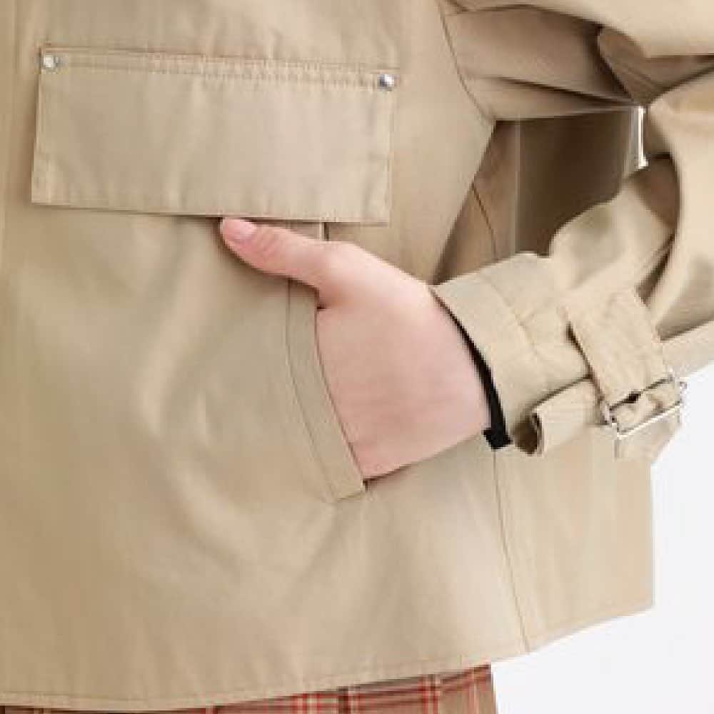 のインスタグラム：「【MP STORE】 AUTUMN COLLECTION 2020 "MOTOR CYCLE" . マッキントッシュ フィロソフィーグレイラベルのシグネチャーモデル、モーターサイクルシリーズ。 今シーズンより、[Crawley(クローリー)] [BALCOMBE(バルカム)] [RUSPER(ラスパー)]というネーミングがつきました。 . . モーターサイクルコートのディテールを取り入れ、軽快なショートジャケットに仕上げた"Rusper(ラスパー)"。衿を立ててスロートタブを付ければスタンドカラーにもなる2WAY仕様です。 . . . #MPSTORE #MACKINTOSHPHILOSOPHY  #GREYLABEL #MPストア #エムピーストア  #マッキントッシュフィロソフィー #グレイラベル #MACKINTOSH  #マッキントッシュ #AUTUMN #COLLECTION #2020 #British #ブリティッシュ  #RUSPER #ラスパー #JACKET #ジャケット  #Unisex #ユニセックス . #Tokyo #Futakotamagawa #RISE  #Osaka #LUCUA #NambaParks」