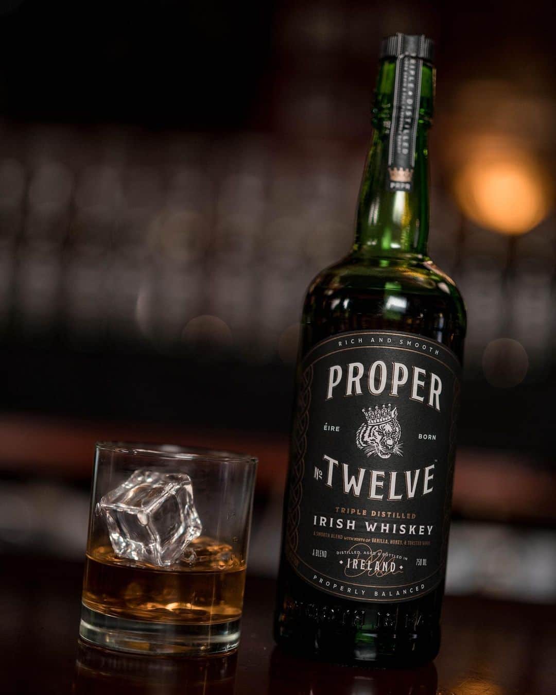 コナー・マクレガーさんのインスタグラム写真 - (コナー・マクレガーInstagram)「Happy 2nd birthday Proper Number Twelve Irish whiskey 🎁 #OneForAll #WhatAWhiskey @properwhiskey」9月19日 1時32分 - thenotoriousmma
