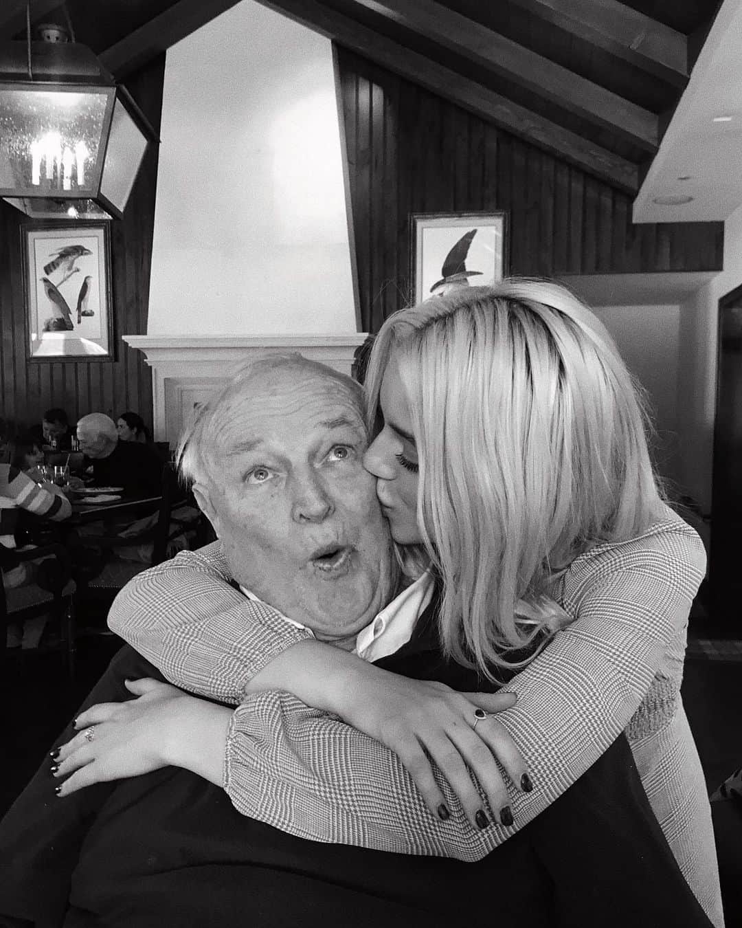 パイパー・アメリカ・スミスのインスタグラム：「My sweet Gramps has gone back to Heaven 🤍 I love imagining his reunion with my Bema, the love of his life, his parents who he lost at age 5, as well as the grandmother who raised him. The last few days I have felt more happy than sad about his passing because I just simply know this is all part of God’s plan and that I will see him again. If you don’t know that families are eternal, I invite you to wonder about it and pray.  I love you Gramps 🤍 I won’t forgot about my initiation into The Onion Club, our rides down rollercoaster hill, playing the money game / receiving walking cash from you, watching you eat ice cream, hearing your big belly laugh, seeing you take your vitamins and sing your songs. I won’t forget the stories from your childhood you told so many times. I promise to be a hard worker like you and to not burn daylight. I won’t take any wooden nickels either. You’re ok, the world’s all wrong!」
