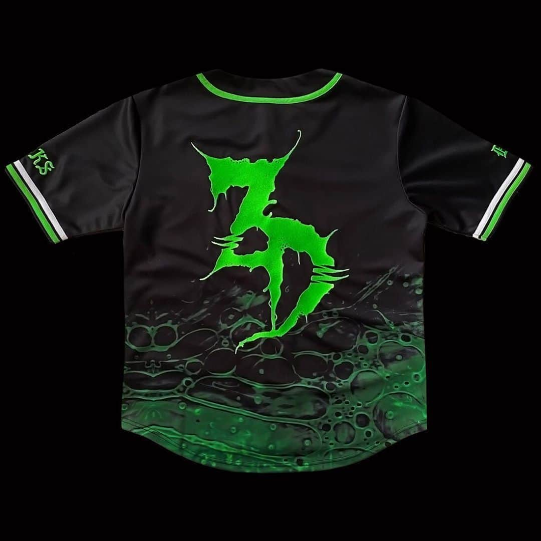 Zeds Deadさんのインスタグラム写真 - (Zeds DeadInstagram)「🦠 SLIMED JERSEYS & MASK DROP 🦠 zedsdead.kt8merch.com( link in bio)」9月19日 1時50分 - zedsdead