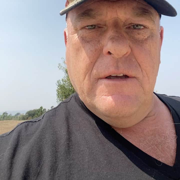 ディーン・ノリスのインスタグラム：「Heading out! Back to work」