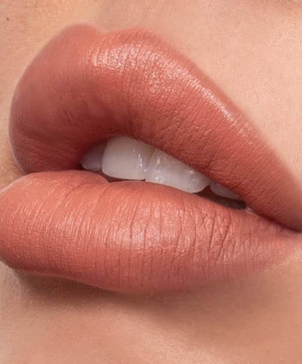 Smashboxのインスタグラム：「The perfect lip to keep in your bag for just a lil flush of color💋​Grab your Smashbox Always On Longwear Matte Liquid Lipstick in Yes Honey @sephora.」