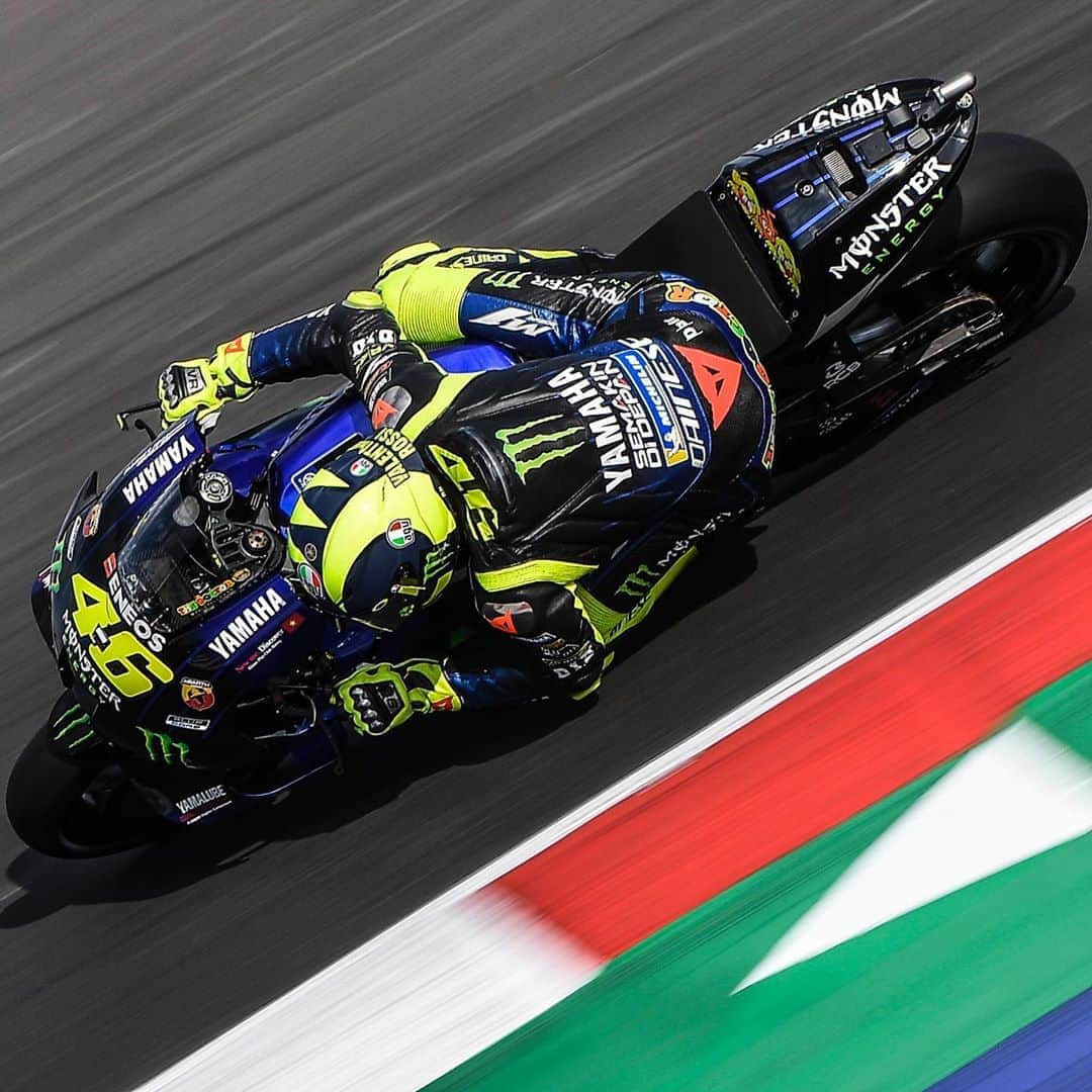 YamahaMotoGPさんのインスタグラム写真 - (YamahaMotoGPInstagram)「💬 @valeyellow46,  #EmiliaRomagnaGP Combined FP1 + FP2 Results - P15:  “We tried something different on the bike. In the morning I didn't do a lap on new tyres, I did it this afternoon. Unfortunately, I'm out of the top 10, though I improved on my Friday lap time from last week, because everybody is a lot stronger and faster, like we expected. We haven't found the right balance yet, but we will continue to work and try again tomorrow morning."  #MonsterYamaha  #MotoGP」9月19日 2時17分 - yamahamotogp