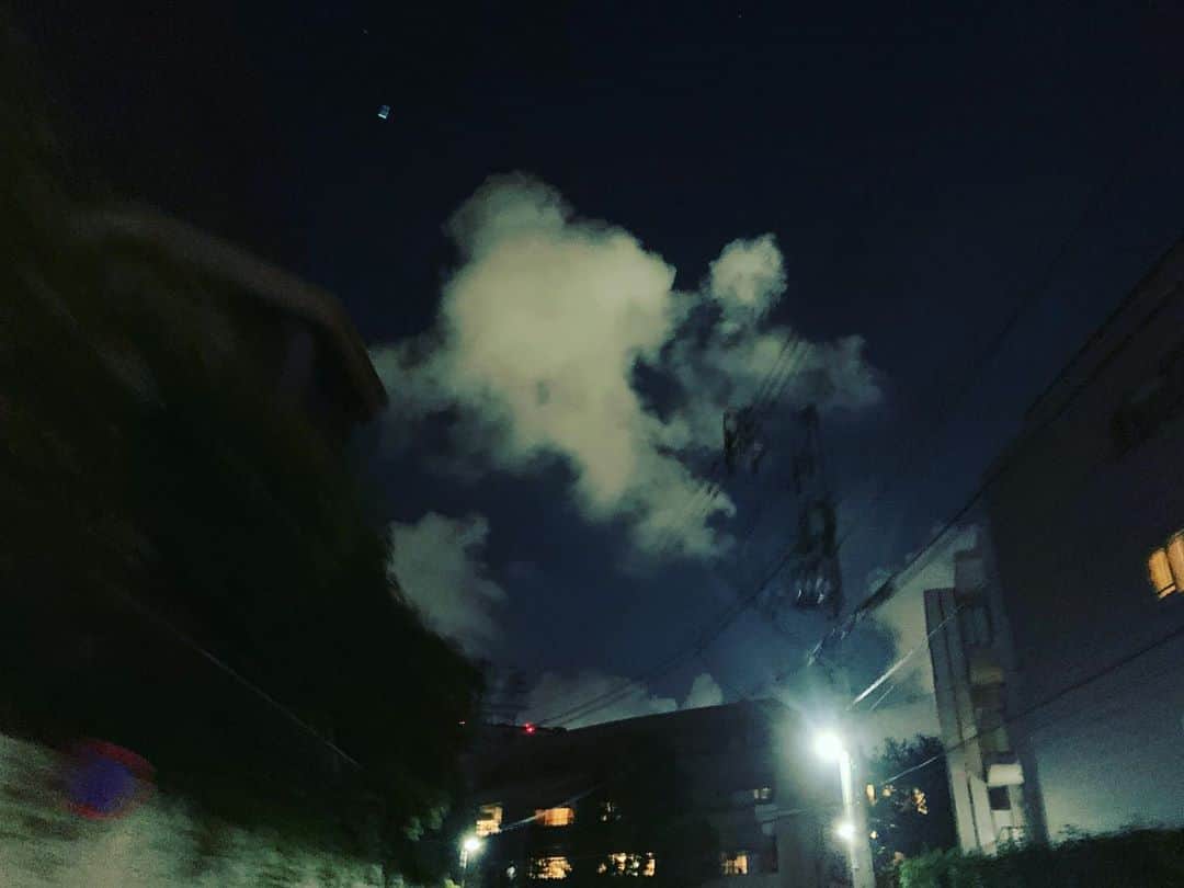 山川就史のインスタグラム：「徐々に涼しくなってきた  今年も残り約2ヶ月  まだやりたい事がたくさんある  #ig_japan #japanlife #tokyolife #instajapan #jj #picoftheday #tbt #love #japan #tokyonight #swag #instagood  #tflers #beautiful #funjaran #」