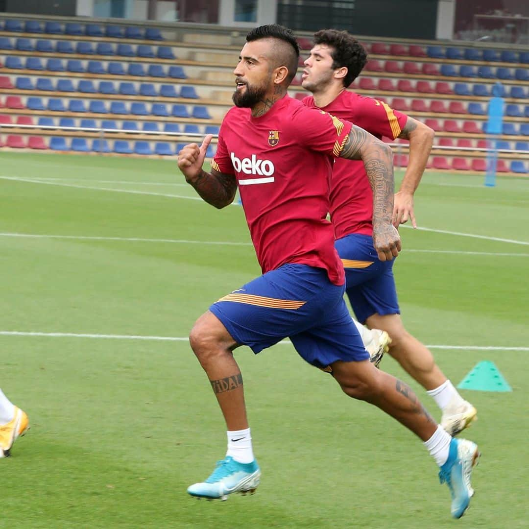 アルトゥーロ・ビダルさんのインスタグラム写真 - (アルトゥーロ・ビダルInstagram)「⚽️🔥👍🏽👑💪🏽」9月19日 2時51分 - kingarturo23oficial