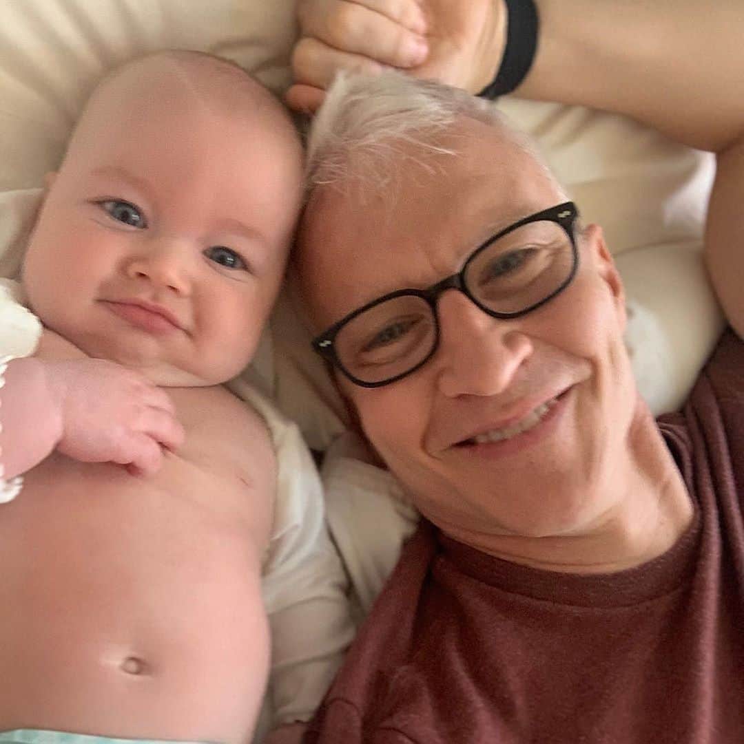People Magazineさんのインスタグラム写真 - (People MagazineInstagram)「Baby Wyatt is almost five months old! ❤️🍼 "My son will be five months old in less than two weeks. He is such a happy baby even though he has started teething. He loves being read to and so far Dr. Seuss is his favorite, particularly One Fish, Two Fish, Red Fish, Blue Fish. Ok, that’s my favorite, but he does seem to like it a lot." 💙  #Regram @andersoncooper」9月19日 3時02分 - people