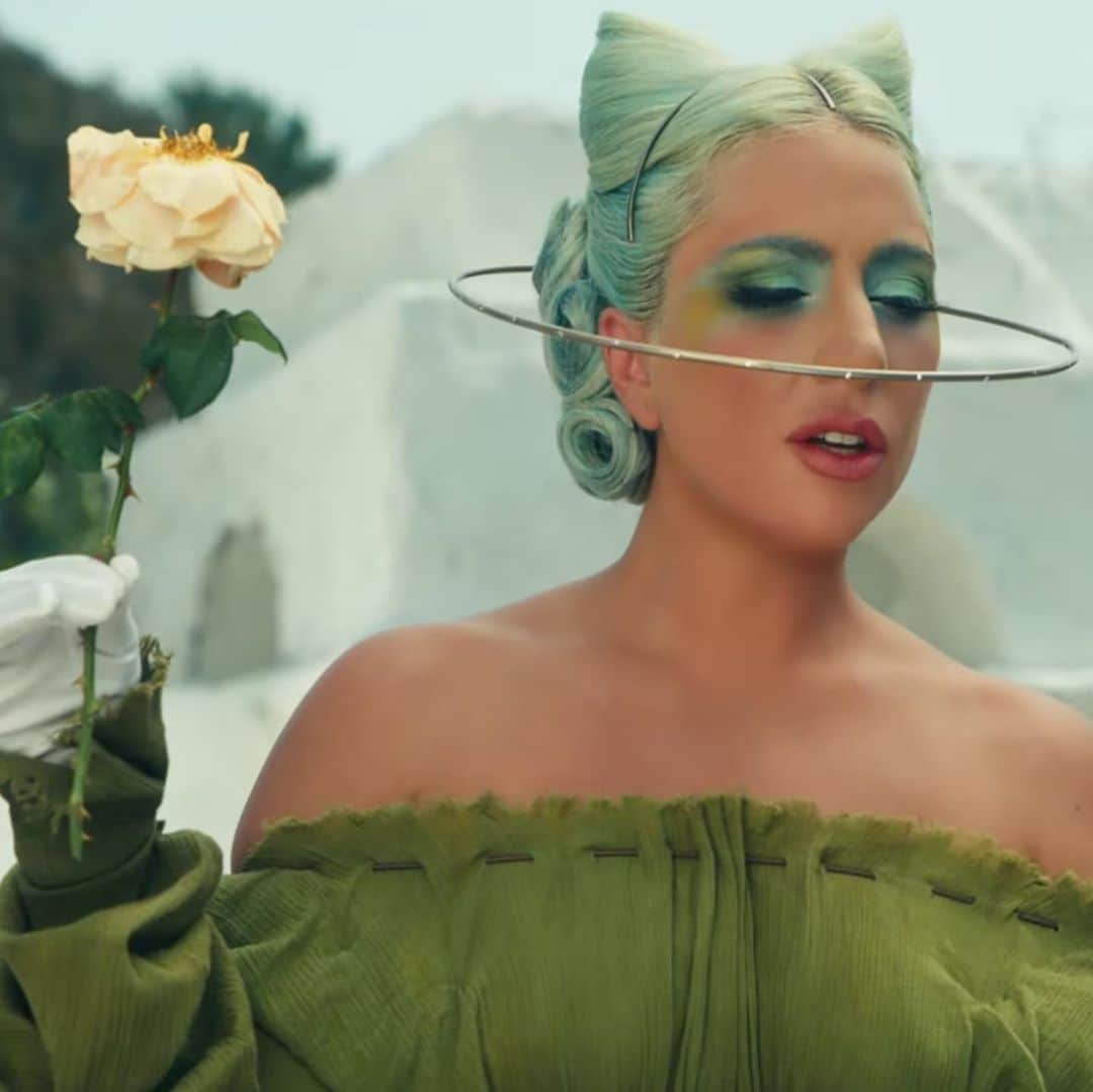 Dazed Magazineさんのインスタグラム写真 - (Dazed MagazineInstagram)「Call “911”🚨@ladygaga’s video for the song that launched a thousand transition memes is here. Which look are you? 💬  😷 “I’d like to keep it on, please” 🌱Mother Earth  🕶 2020 vision  ❤️ Red Queen 😈 horns aplenty  💐 BDSM May Queen     📷 stills from #LadyGaga - “911” dir. #TarsemSingh」9月19日 3時07分 - dazed