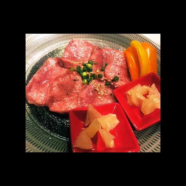 香衣さんのインスタグラム写真 - (香衣Instagram)「濃度は肉汁(ジューシー)  昨夜は 渡部監督とトッツァニアと 行きつけの焼肉食べました。 楽しくて美味しくて 酒が進みました。 面白い作品をつくる方の 話を聞くのは濃厚な時間で。 「#哀愁しんでれら」 相当楽しみです‼︎ タイトル、絵から好みすぎます。  #映画　#渡部亮平監督  #冨永昌敬監督 次こそは！　 #焼肉　#ロース松葉 さん いつもありがとうございます‼︎ #万葉牛　#movie  #映像作品 #映像　#田中圭　さん #土屋太鳳　さん　#coco さん #山田杏奈　さん #優河　のパパ　#石橋凌　さん #2021 #茂本ヒデキチ　#香衣 #愛媛出身　#art #芸術　#監督」9月19日 3時12分 - kaicai