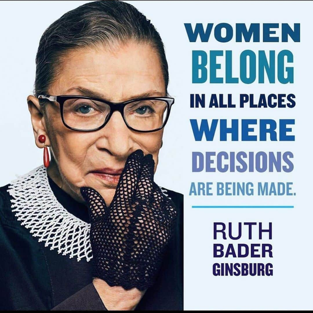 エヴァ・マルセルさんのインスタグラム写真 - (エヴァ・マルセルInstagram)「RIP Queen 👑 #ruthbaderginsburg 🙏🏾 #notoriousrbg」9月19日 8時46分 - evamarcille