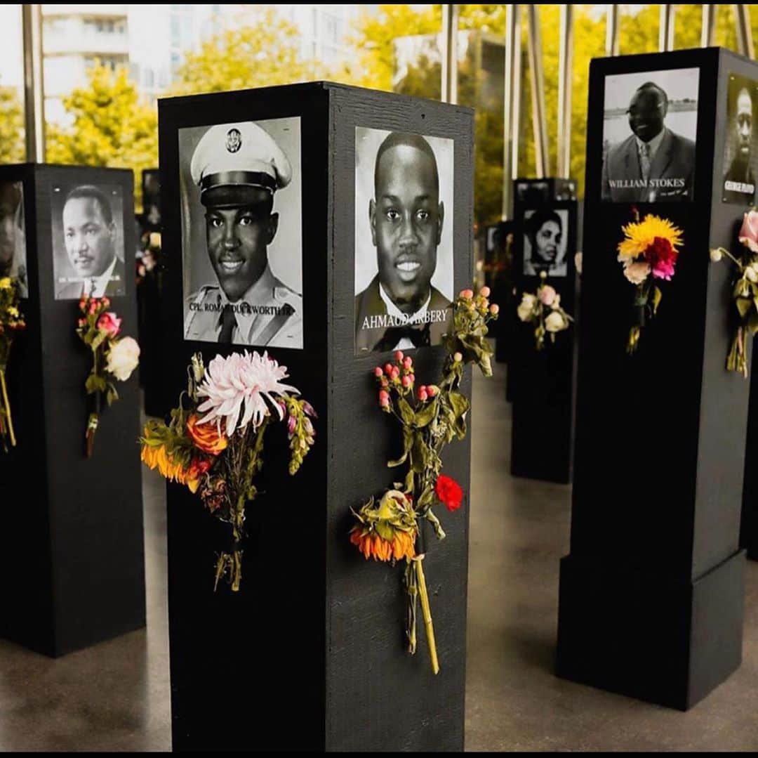 ヒル・ハーパーさんのインスタグラム写真 - (ヒル・ハーパーInstagram)「A memorial for and by the community to honor Black lives lost to racial injustice 🙏🏽 Visit @saytheirnamesmemorial  #blm #blacklivesmatter #racialinjustice」9月19日 3時24分 - hillharper