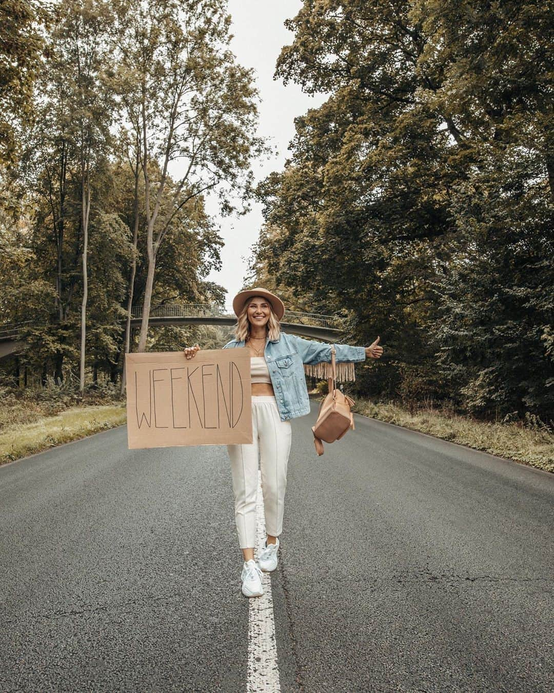 Kapten & Sonさんのインスタグラム写真 - (Kapten & SonInstagram)「YEAY - WEEKEND AHEAD 🎉 Happy Friday, Kaptens! ⁠ @anajohnson on the way to the weekend with her own created backpack Alesund by Ana Johnson Summer Edition. Perfect companion for weekend daytrips - shop one of the last ones now! 😍⁠ #bekapten #kaptenandson⁠ .⁠ .⁠ .⁠ #weekend #weekendmood #friday #cologne #colognecity #anajohnson #anajohnsonpreset #inspiration #style #fashion #onthego」9月19日 3時30分 - kaptenandson