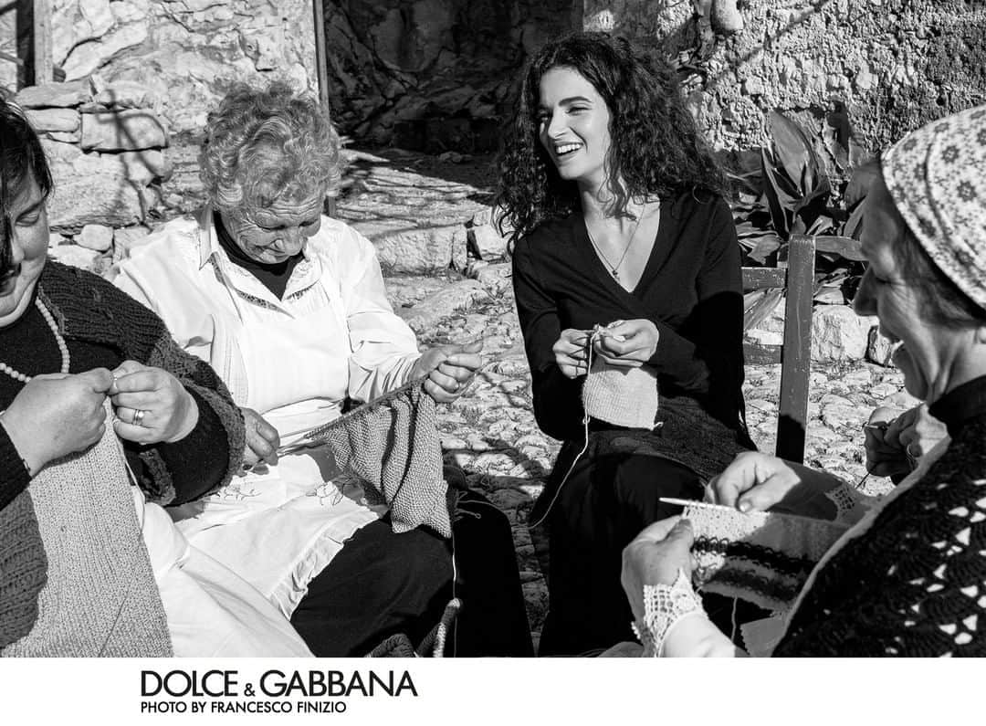 ドルチェ&ガッバーナさんのインスタグラム写真 - (ドルチェ&ガッバーナInstagram)「Introducing the new #DGFW20 Campaign set in Sicily and Milan, the two places that represent the #DolceGabbana DNA.    One side of this dualism is unveiled through the evocative elegance of the black and white scene shot in Sicily by @francescofinizio_. Special thanks to @regionesiciliana - Parco Archeologico di Segesta.   #DGCampaign #DGWomen」9月19日 4時00分 - dolcegabbana