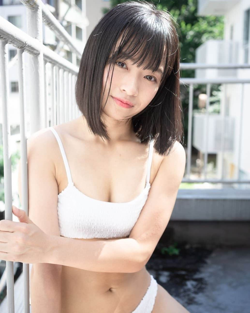 百川晴香さんのインスタグラム写真 - (百川晴香Instagram)「インスタグラビアvol.182👙22:30ごろ寝たら4時前には目が覚めました😂美のゴールデンタイムに寝れたからいいか🙋‍♀️💕おはよう🥳 #無加工 #おはよう #goodmorning #japanesegirl #followｍe」9月19日 4時02分 - momokawaharuka