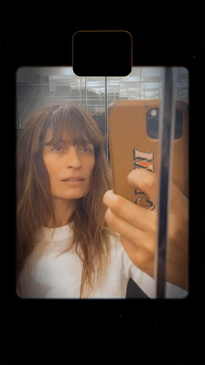 カロリーヌ・ド・メグレのインスタグラム：「I am also completely in love with his cover of Chuck Berry’s Havana Moon which is on the B-side but I can’t find it on the music apps, it is on YouTube though, check it out “tell me what is wrong, That every time I sing this song, You know I find you on my mind” #OneSongADayCDM」