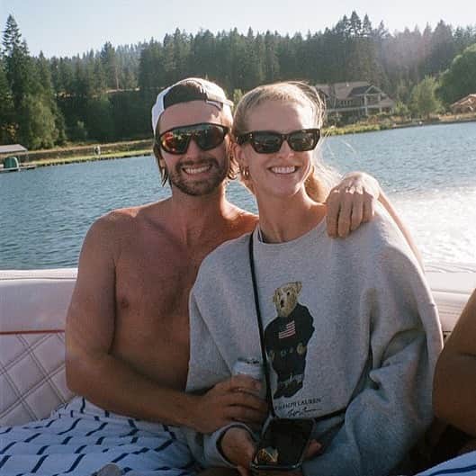アビー・チャンピオンのインスタグラム：「Happpy birthday partner @patrickschwarzenegger 🤍」