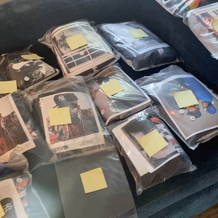 トニー・イエイヨーのインスタグラム：「Appreciate the support sorry for the inconvenience do to COVID orders are being sent out . A stranger will support more then friends. Thank you @showhunger @bobmacedonio @hollywood_hey .🔥 tonyyayo.com.」