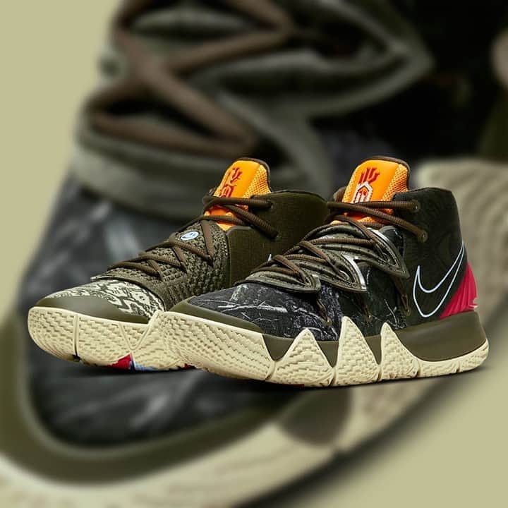 Sneaker Newsさんのインスタグラム写真 - (Sneaker NewsInstagram)「Another adventurous "What The" mash-up appears on the Nike Kybrid S2; we spot the woodland camo from the Taco collab, the "Year Of The Monkey", an the "Have A Nike Day" logo. What else can you spot? Hit the link in our bio for a first look.」9月19日 5時30分 - sneakernews