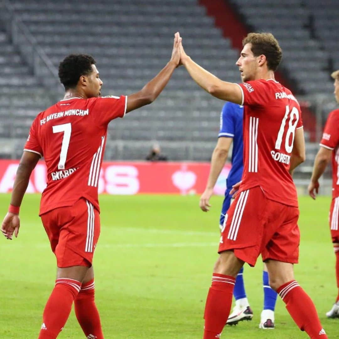 レオン・ゴレツカさんのインスタグラム写真 - (レオン・ゴレツカInstagram)「A perfect start. 👊 @fcbayern @sergegnabry @bundesliga_en」9月19日 5時33分 - leon_goretzka