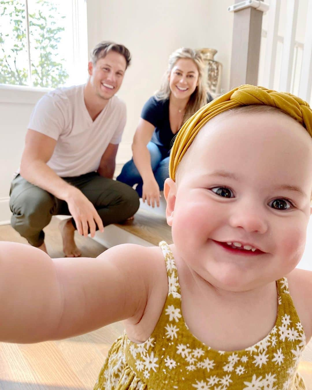 ショーン・ジョンソンさんのインスタグラム写真 - (ショーン・ジョンソンInstagram)「She makes every day so much better... I mean... this picture is everything. @drewhazeleast @andrewdeast #momlife」9月19日 5時48分 - shawnjohnson