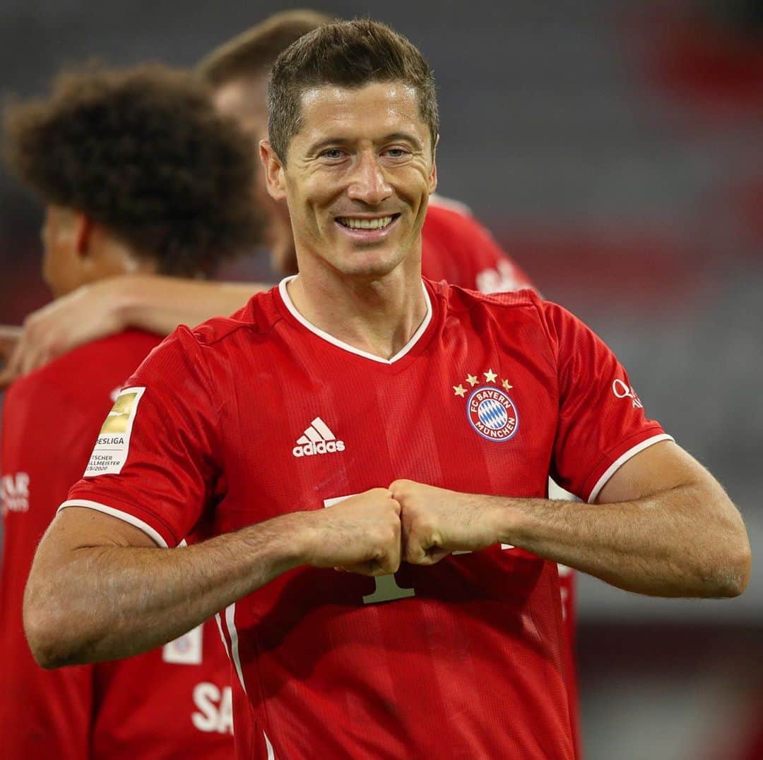 UEFAチャンピオンズリーグさんのインスタグラム写真 - (UEFAチャンピオンズリーグInstagram)「🔴 #UCL holders Bayern are relentless 🤯 👉 8-0 winners against Schalke!  ⚽️ Gnabry ⚽️ Goretzka ⚽️ Lewandowski ⚽️ Gnabry ⚽️ Gnabry ⚽️ Müller ⚽️ Sané ⚽️ Musiala」9月19日 6時01分 - championsleague