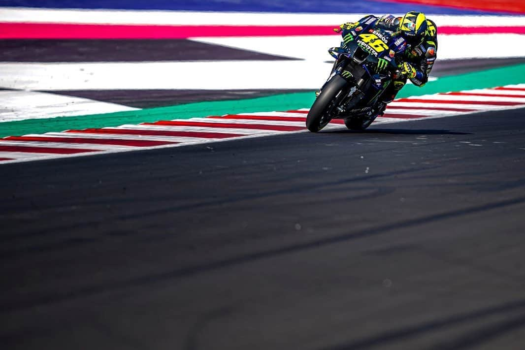 バレンティーノ・ロッシさんのインスタグラム写真 - (バレンティーノ・ロッシInstagram)「Misano World Circuit,Italy Friday,free practice 📸 @falex79 @gigisoldano」9月19日 6時04分 - valeyellow46