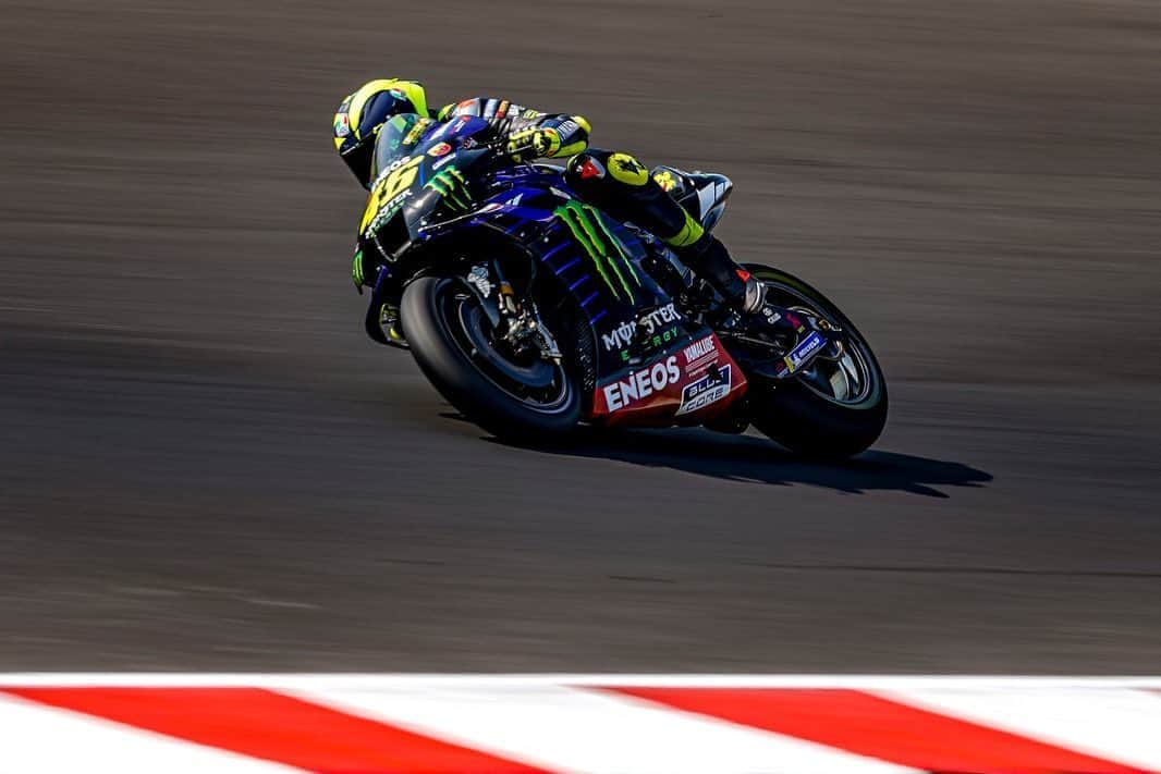 バレンティーノ・ロッシさんのインスタグラム写真 - (バレンティーノ・ロッシInstagram)「Misano World Circuit,Italy Friday,free practice 📸 @falex79 @gigisoldano」9月19日 6時04分 - valeyellow46